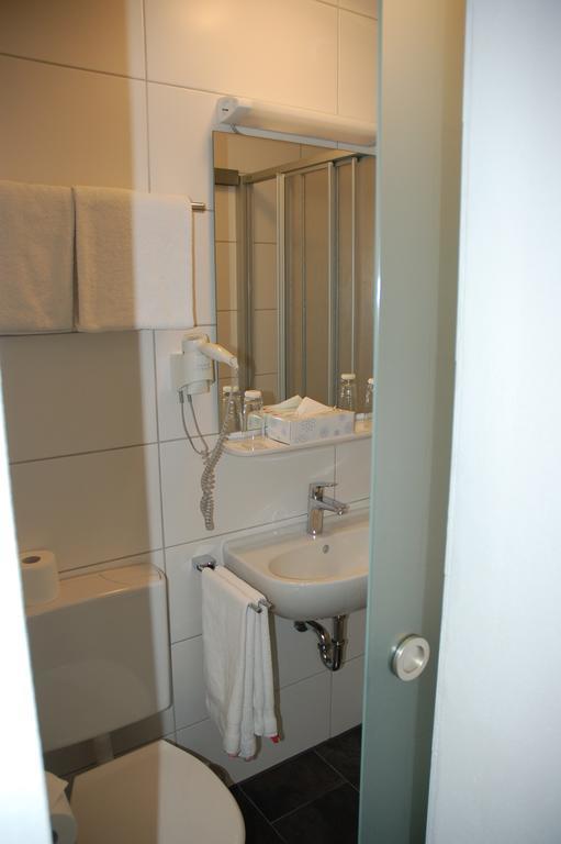 Hotel Kurfuerst Garni Germersheim Bilik gambar