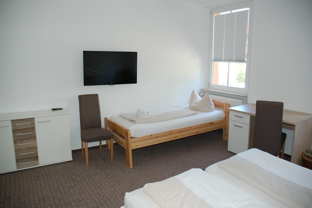 Hotel Kurfuerst Garni Germersheim Bilik gambar