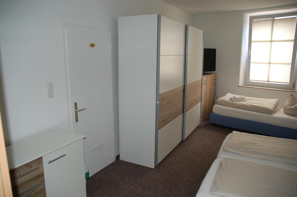 Hotel Kurfuerst Garni Germersheim Bilik gambar