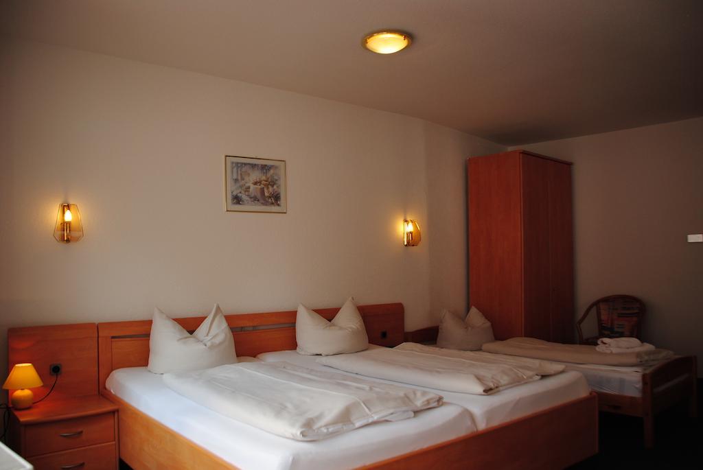 Hotel Kurfuerst Garni Germersheim Bilik gambar